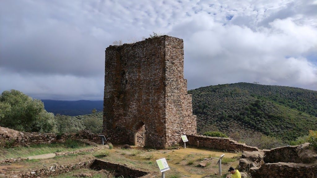 imagen del castillo del Cueno de Fuentes de León